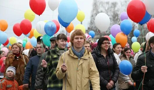 Сады и люди ижевск. Ижевск люди. Ижевск люди фото. Белый человек Ижевск. 8 Человек Ижевск.