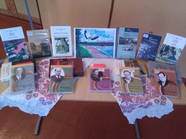 день науки выставка в библиотеке. день науки выставка в библиотеке. день науки выставка в библиотеке. день российской науки выставка. книжная выставка ко дню науки в библиотеке.