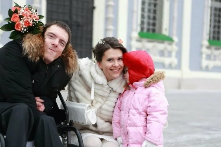 Я вышла замуж за инвалида. Свадьба инвалидов. замуж за инвалида. вышла замуж за инвалида. свадьба инвалидов с дцп.