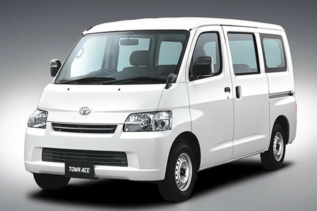 Toyota hiace технические характеристики. Toyota Town Ace 2015. Toyota TOWNACE. Toyota Town Ace 1 поколение. Тойота Таун айс 2010.