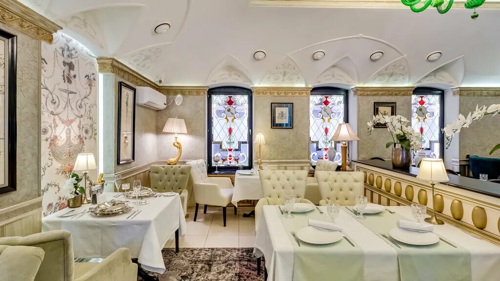 Шнейдер ресторан ростов на дону. Сан ремо уфа ресторан. 12 стульев банкетный зал. Кафе бульвар на комарова ростов на дону. Рестораны барселоны.