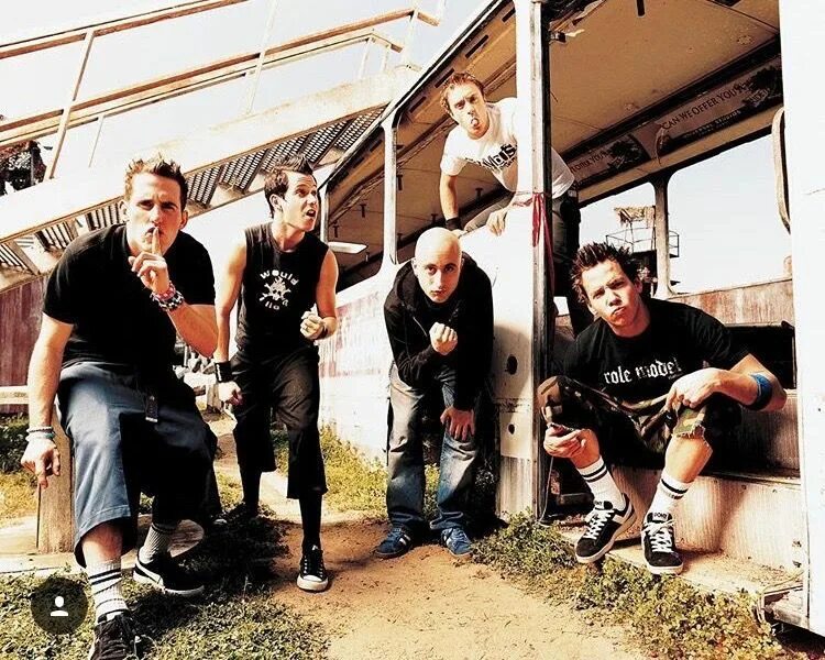 Группа simple Plan. Simple Plan 2022. Симпл план группа. Музыкальная группа simple. Simple plan is