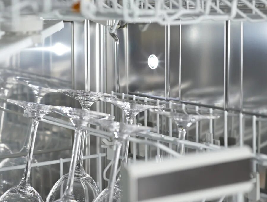 Можно мыть хрусталь в посудомоечной. Мытье посуды. Beko dis 28124. Broken dishes. Стакан для посудомоечной машины.