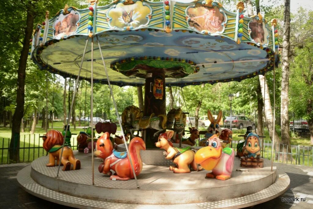 Парк вднх карусель. Парк каруселей в москве. Парк аттракционов аттрапарк на вднх. Парк аттракционов skazka в москве. Измайловский парк аттрапарк.