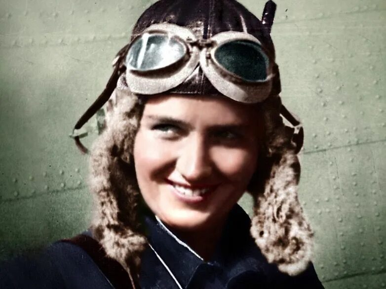 Лисицын летчик вьетнам. Дюжев сериал про летчиков. Лисицын летчик. Про летчика лисицына. Дюжев сериал про летчиков.