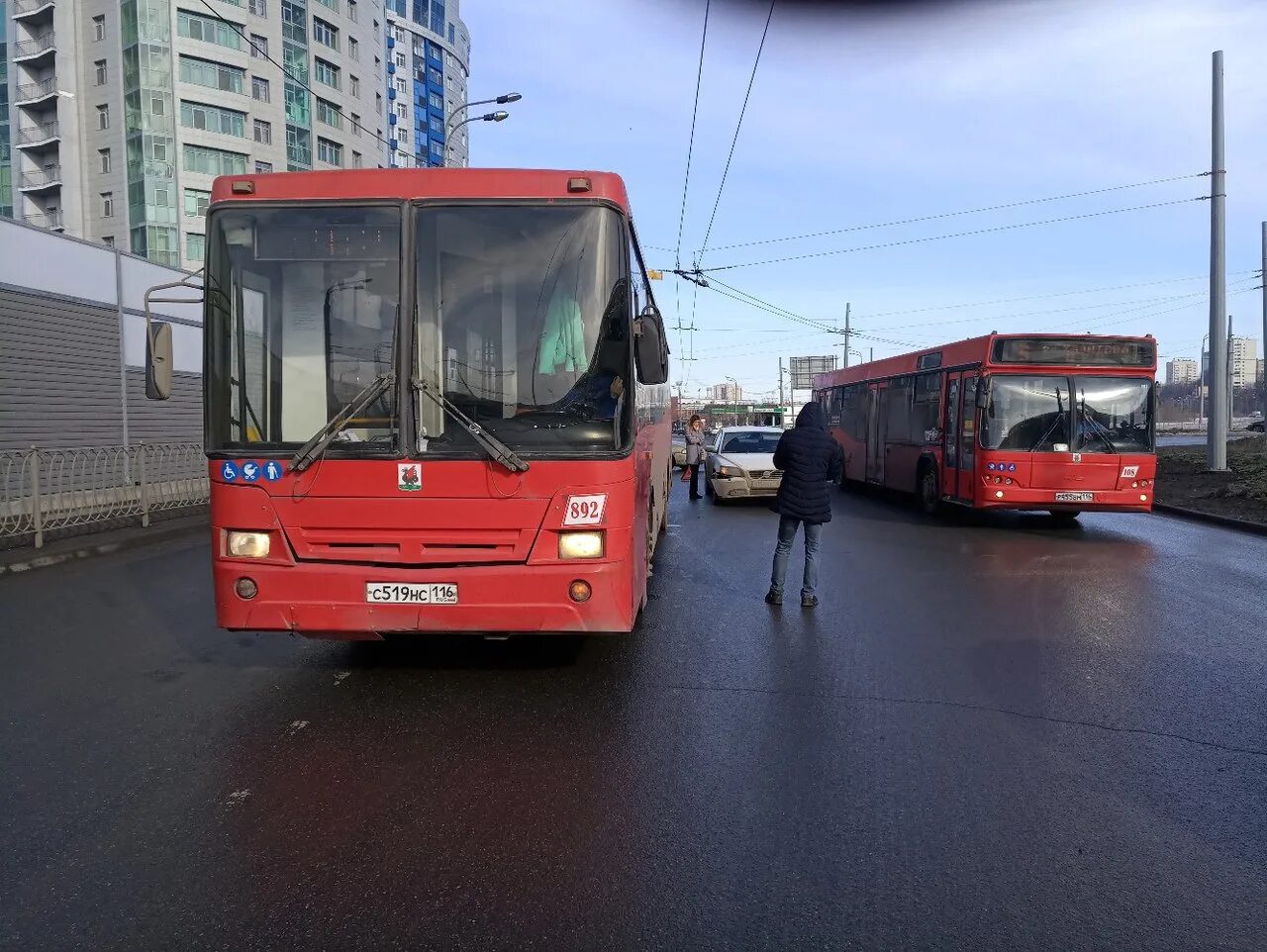 Красные автобусы в Рязани. Злой автобус. Красный автобус Ярославль.