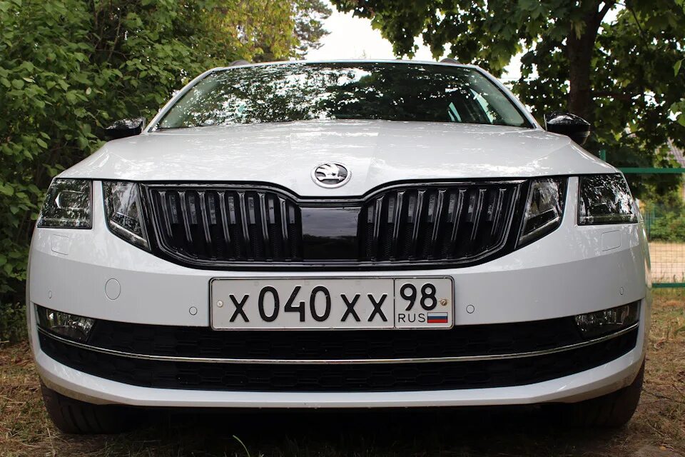 Окантовка решетки Skoda Octavia a7 FL. Octavia a7 FL. Черная решетка Skoda Octavia a7 FL. Купить шкоду в курске