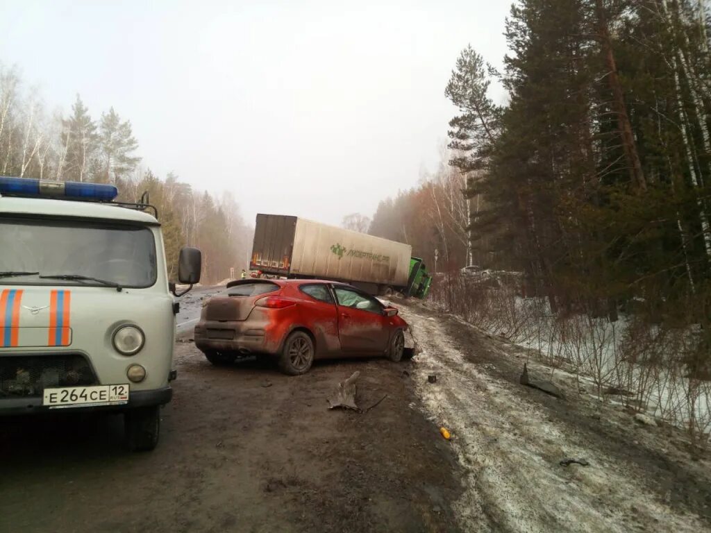 Дтп трасса йошкар ола. Авария казань йошкар ола. Авария в марий эл на казанском тракте. Авари на тирасу казан йошкар-ола. Авария в марий эл на казанском тракте.