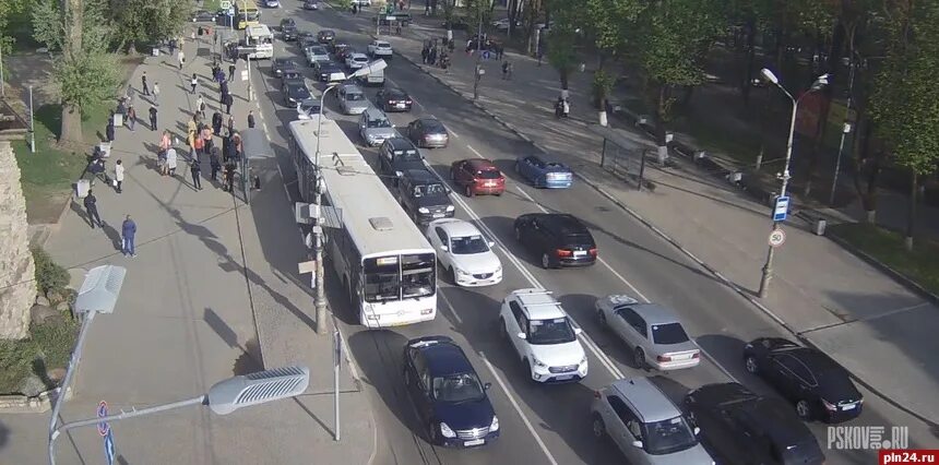 Труда 42 псков. Пробки в пскове сейчас. Улица никольская псков. Пробки в пскове сейчас. Пробки на дорогах.
