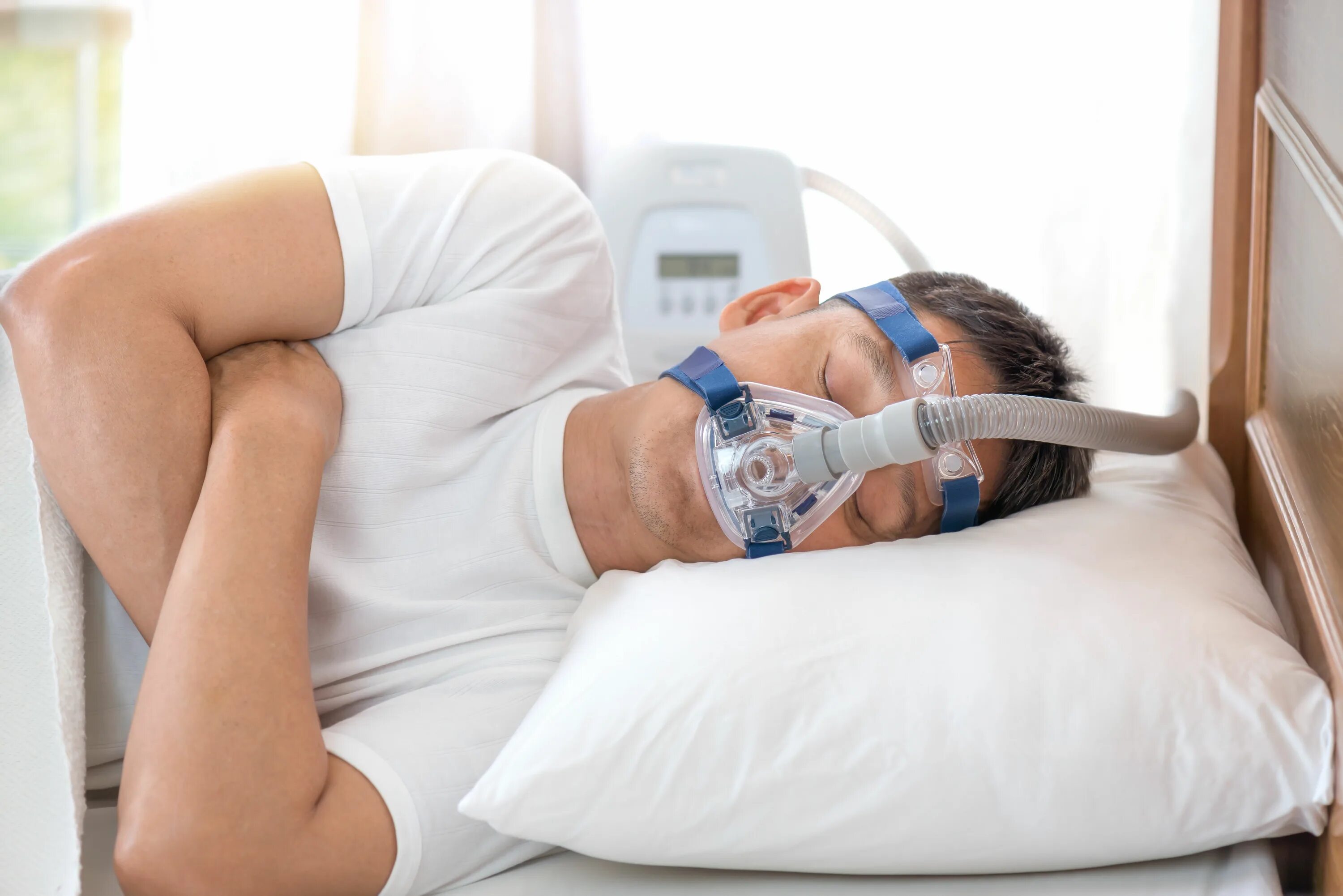 CPAP аппарат храп. Сипап аппарат для апноэ. Апноэ сна сипап терапия. Аппарат для сна сипап. Сонная терапия доктора сандера