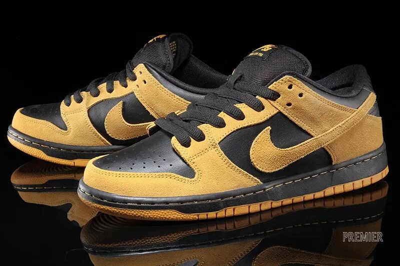 Найк шокс черно золотые. Nike shox 2006. Nike sb dunk low black. Nike shox золотые. Аир форсы 1 золотые.