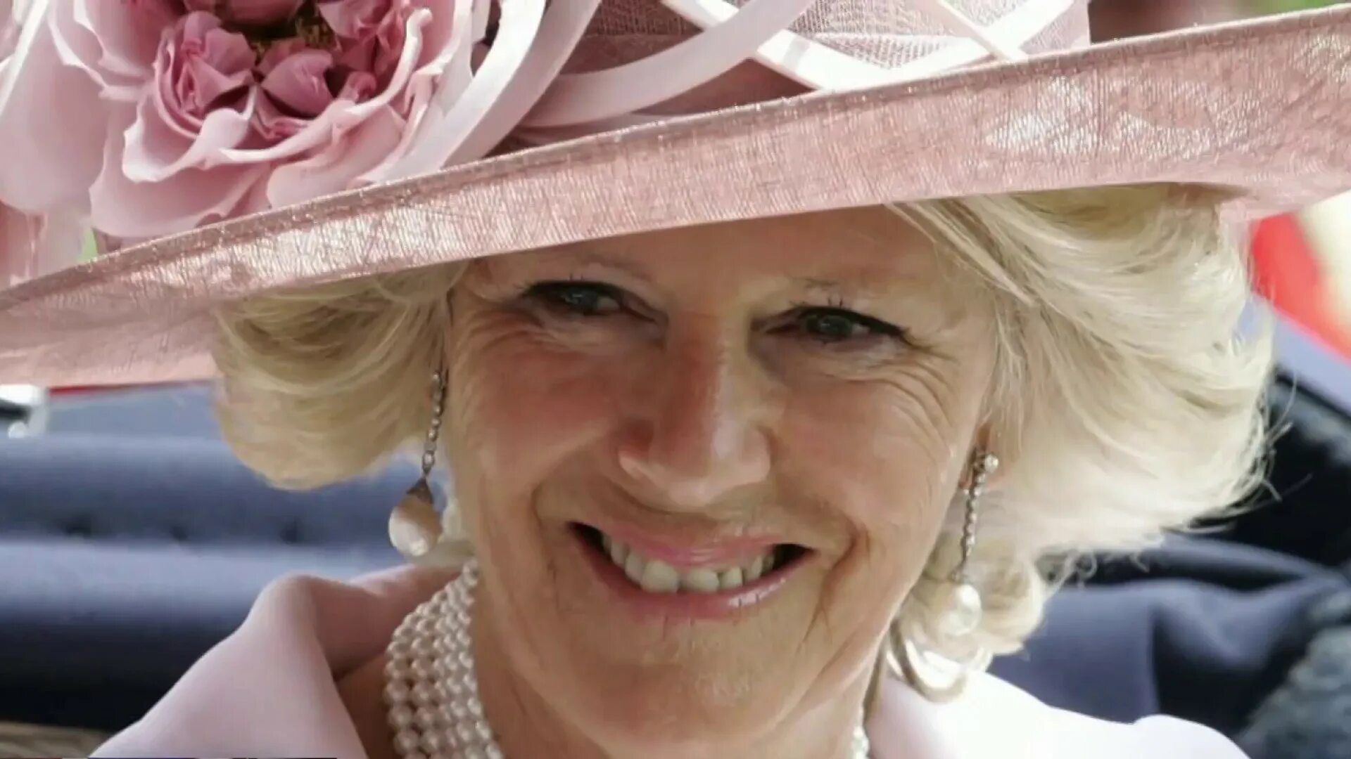 Camilla new. Camilla new. Camilla queen consort. Камила королева консорт. Броши камиллы паркер.