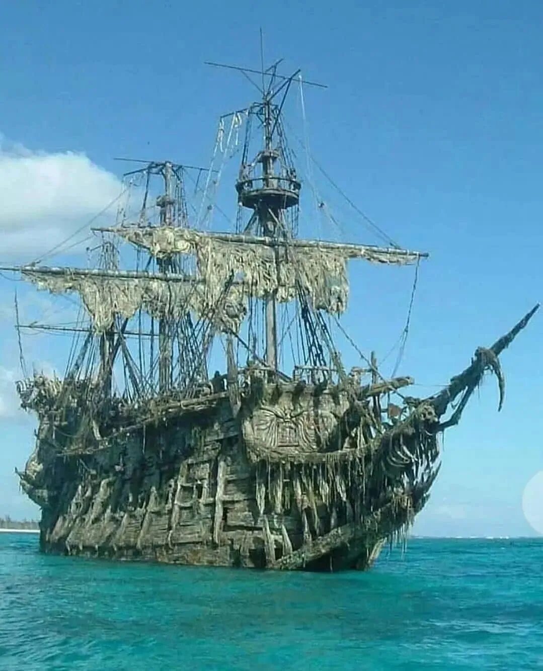 Порт тортуга пираты карибского моря. Летучий голландец легенда о корабле-призраке. Голландец откуда. Летучий голландец корабль призрак. Голландец откуда.