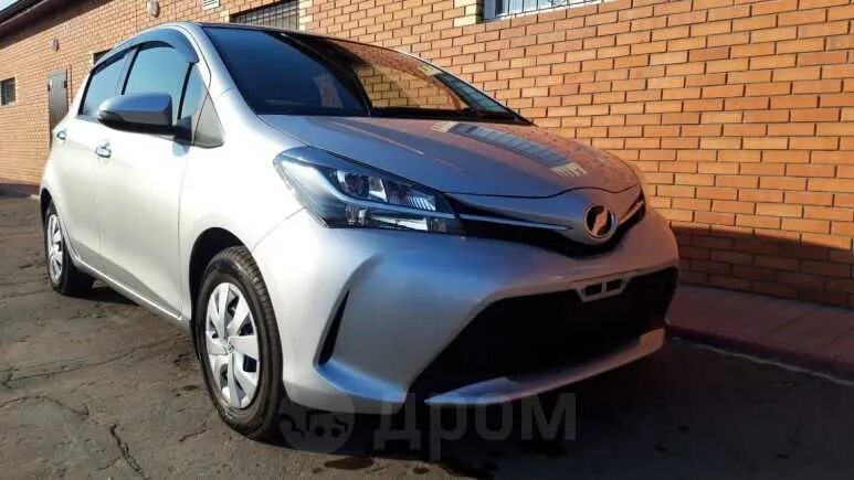 Тойота Витц 2014. Toyota Vitz 2014 года. Тойота Витц, 2014 г.. Комплектация Тойота Витц 2014. Хэтчбеки омск