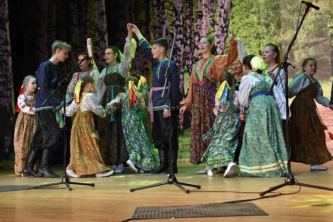 Сибирский родник. Родники Сибири ансамбль Ангарск. Фестиваль Родники. Сибирские Родники фестиваль 1997 год. Ансамбль Родники Сибири Прокопьевск.