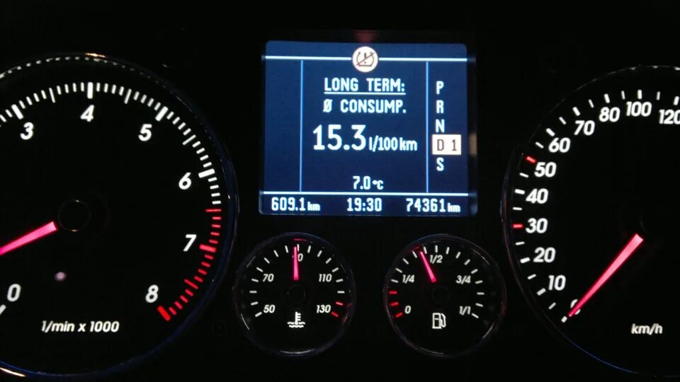 Volkswagen touareg расход. Максимальная скорость Фольксваген Туарег. Туарег 3.0 максимальная скорость. Туарег 2012 3.6 бензин расход топлива. Volkswagen Touareg 3.2 расход топлива.