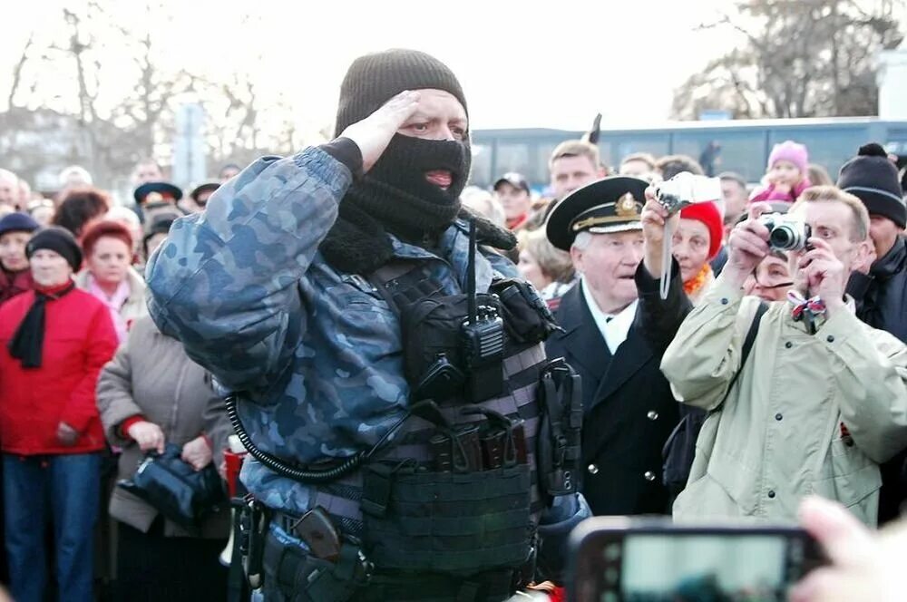 Встреча беркута в севастополе 22. Беркут севастополь. Беркут севастополь. Севастополь встреча беркута 2014. Возвращение беркута севастополь 2014.