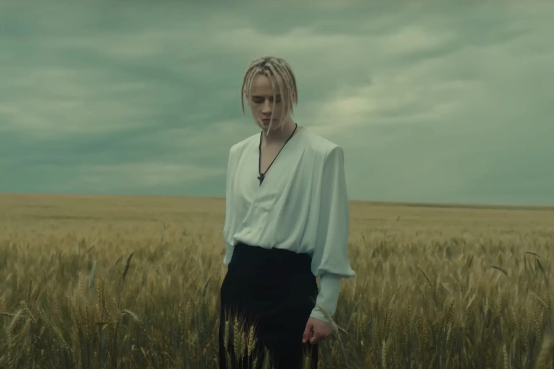 Shaman певец встанем. Дронова. Shaman самая. Шаман в майке ярослав дронов. Ярослав дронов шаман.