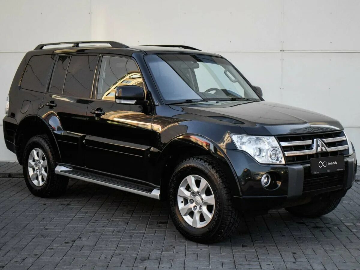 Купить паджеро в краснодарском. Mitsubishi Pajero 4 2010. Митсубиси Паджеро 4 черный. Митсубиси Паджеро 4 3.0 2010г. Митсубиси Паджеро 2010 черный.