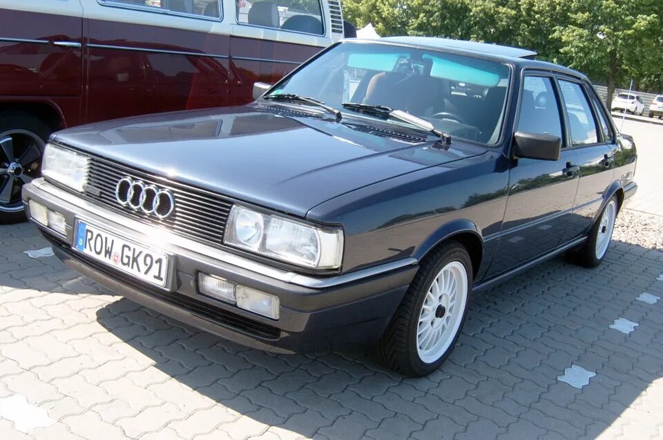 Купить ауди 90. Ауди 90 1992. Ауди а4 90. "Audi" "90" "1992" XS. Audi 90 b2.