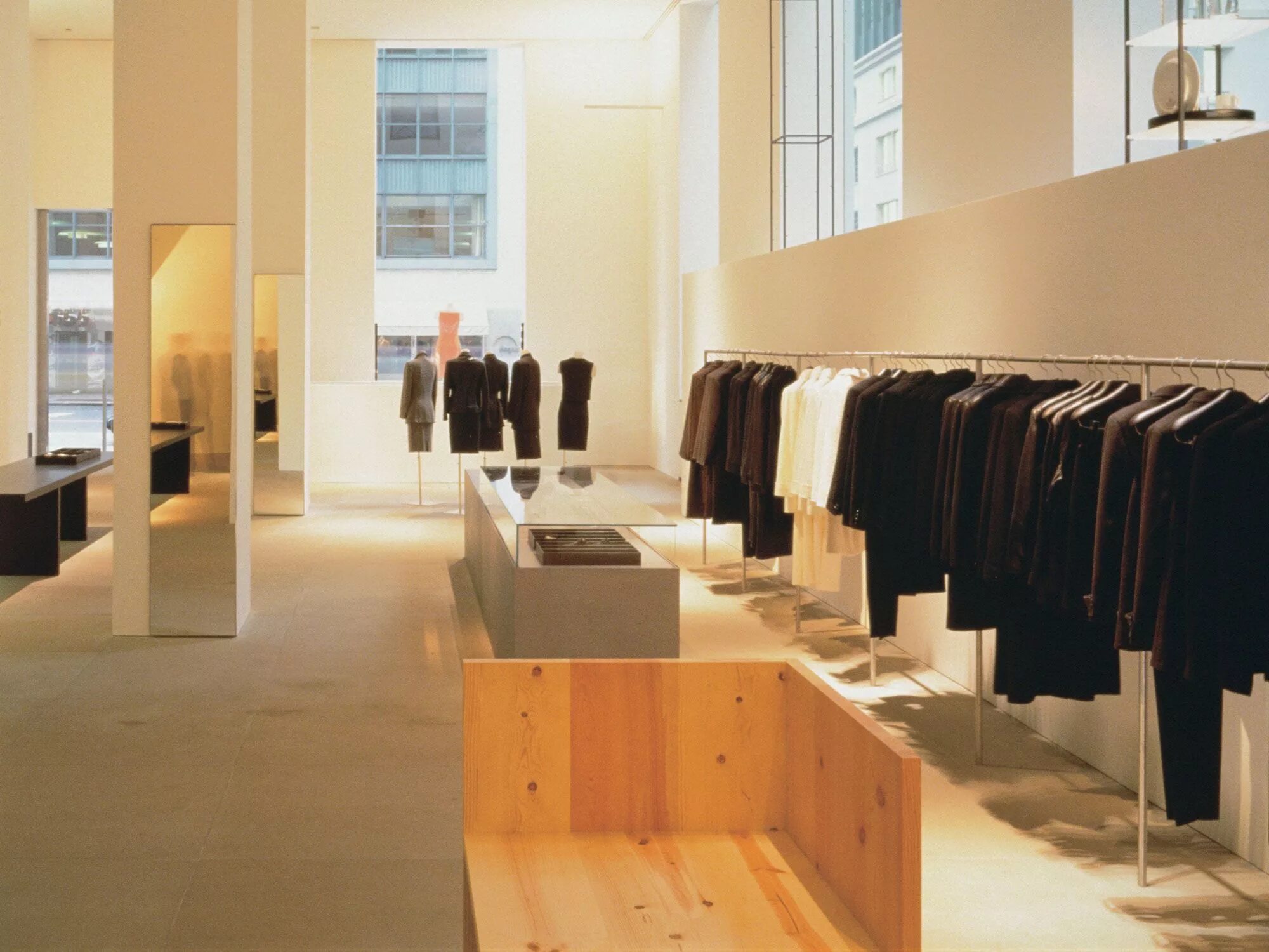 Collections store. Architect John Pawson Calvin Klein. Calvin Klein Madison Avenue, Нью-Йорк. Calvin Klein Madison Avenue здание. Магазин Calvin Klein в New York.