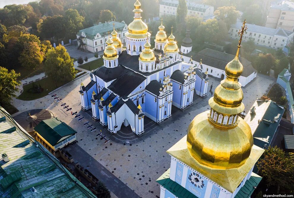 Киев информации. Михайловская церковь киев.