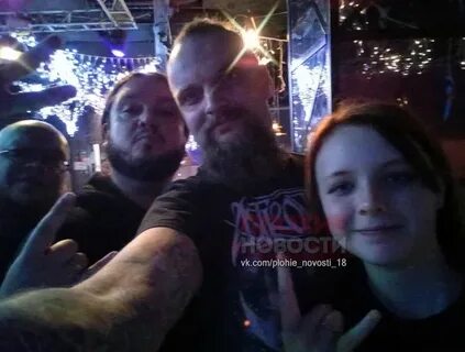 Полуголый психопат забил топором