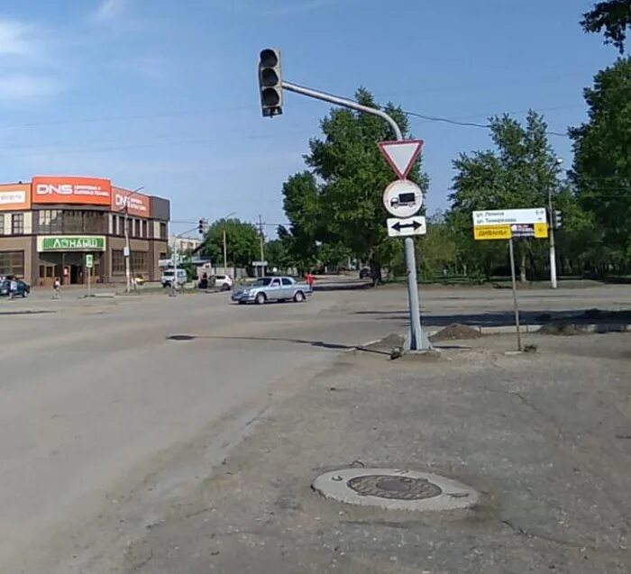 Время в славгороде. Славгород Алтайский край. Светофор Славгород. Славгород улица Мамонтова. Светофор Мамонтово.