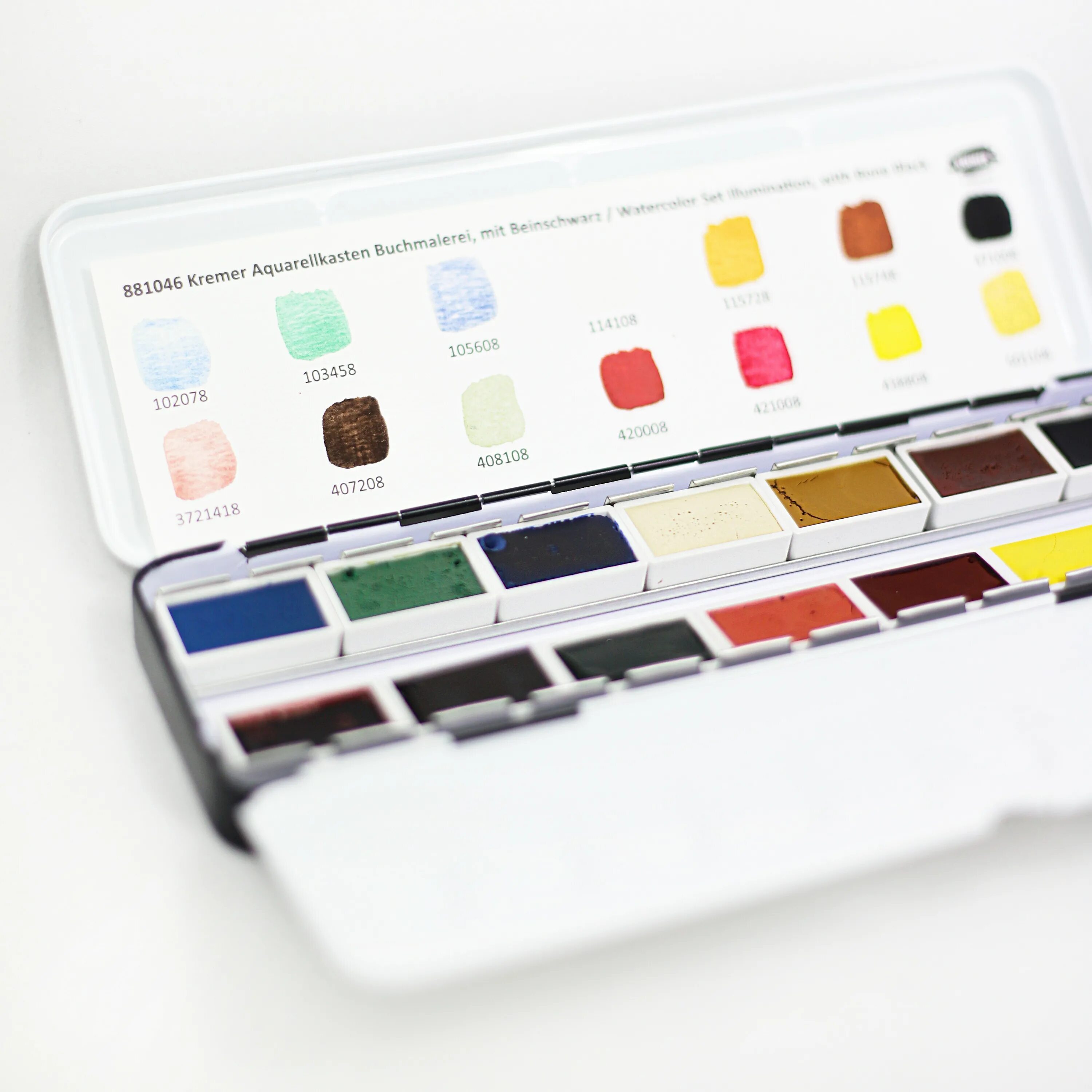 Акварель белые ночи 24 цвета в кюветах. Характеристика краскам акварели. Схема магазинов трц акварель волгоград. Акварель с наклейками с названиями красок. Акварель краски.