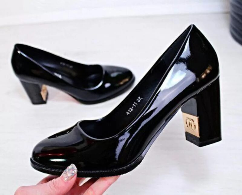 Лакированные почему. Туфли лакированные черные 37 размер лодочка. туфли marcella shoes женские лакированные. туфли лаковые черные 37 размер лодочка. чёрные туфли лаковые женские.