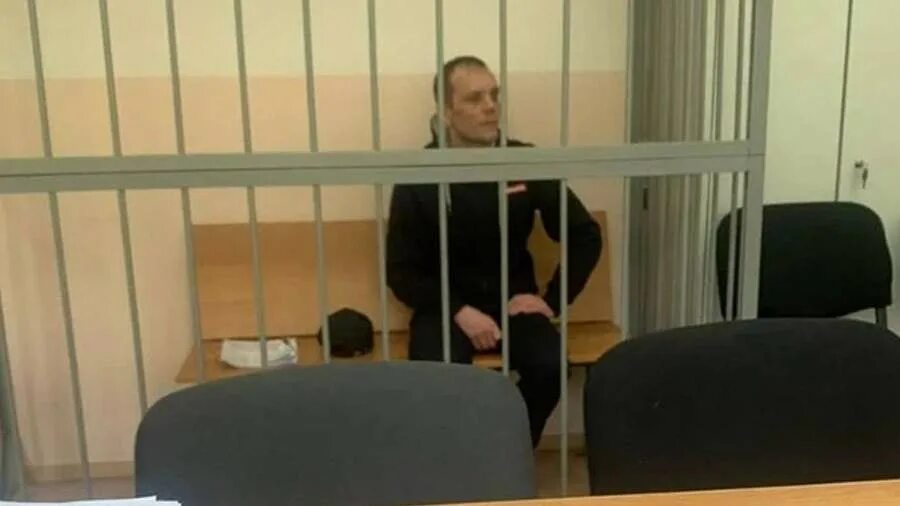 В Воронеже с балкона выпал 20-летний парень - KP.RU