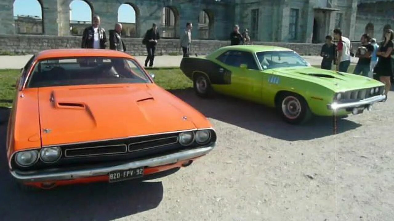 Cuda vs. Додж плимут челленджер. dodge challenger vs plymouth barracuda. плимут барракуда и додж челленджер. dodge challenger 1971 rt.