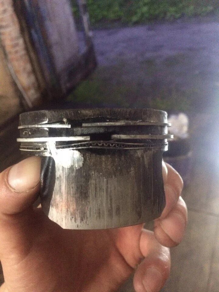 4 поршень. Фольксваген 1. Поршень volkswagen 2. Поршень тигуан. Поршень тигуан 2.