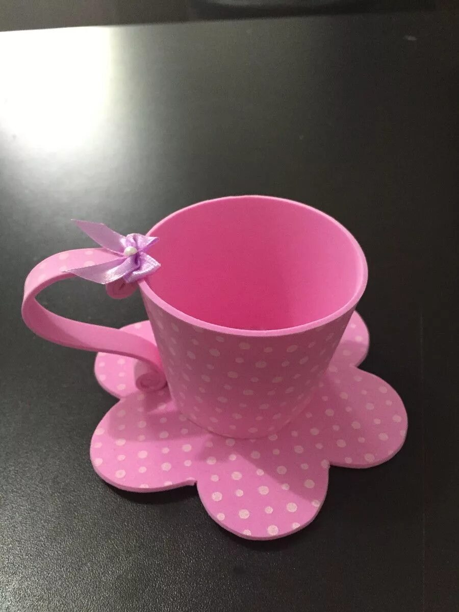 Чайный сервиз из картона. Чашка с блюдцем из картона. Чашка из картона. Сделай большую чашку. Гигантские кружки.