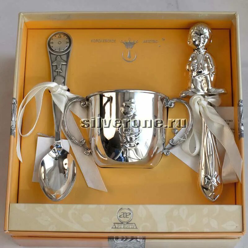 погремушка серебряная на крестины. королевское детство серебро. серебряный подарок ребенку. подарок на крестины для мальчика. погремушка из серебра.