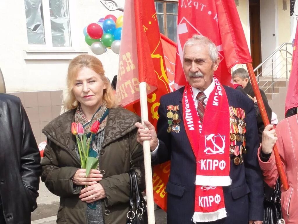 1 мая 2011. 1 мая кпрф. черкесск первомай. кпрф игра 1 мая. картинки кпрф 1 мая.