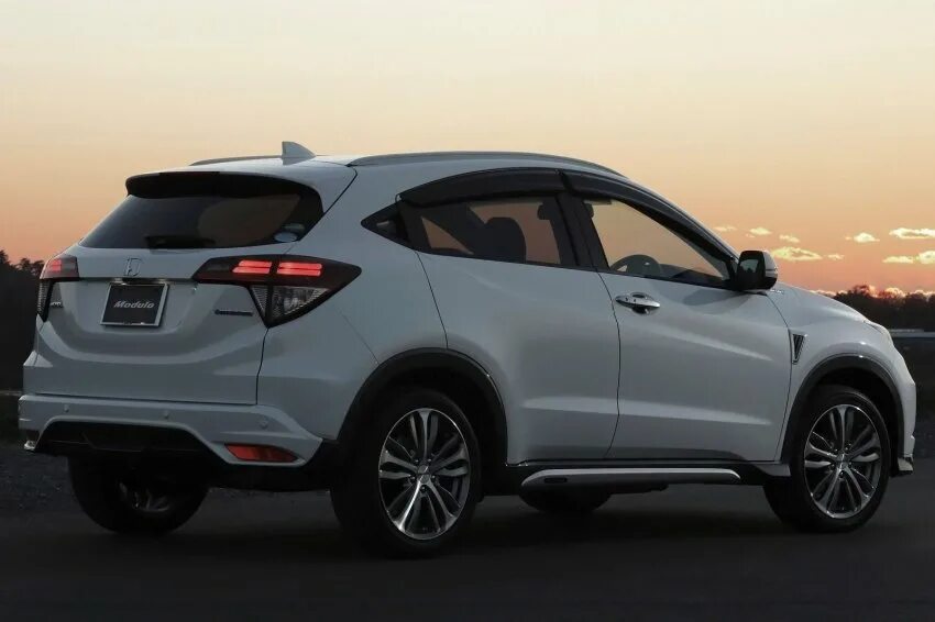 Honda HR-V 2015. Honda Vezel. Кроссовер Honda Vezel. Honda Vezel 2015.