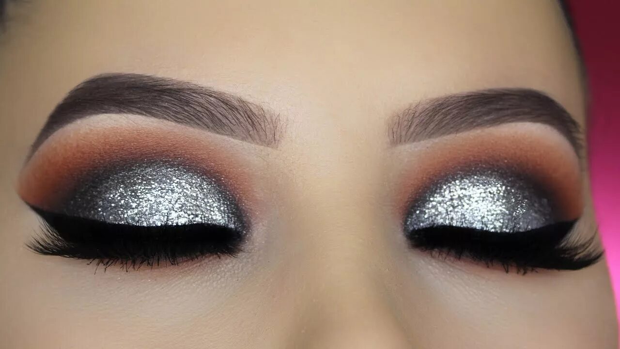 Тени айс. Eye smokey Silver Makeup. Тени диор Смоки айс. Смоки айс серебристыми тенями. Макияж серебристый Смоки айс.