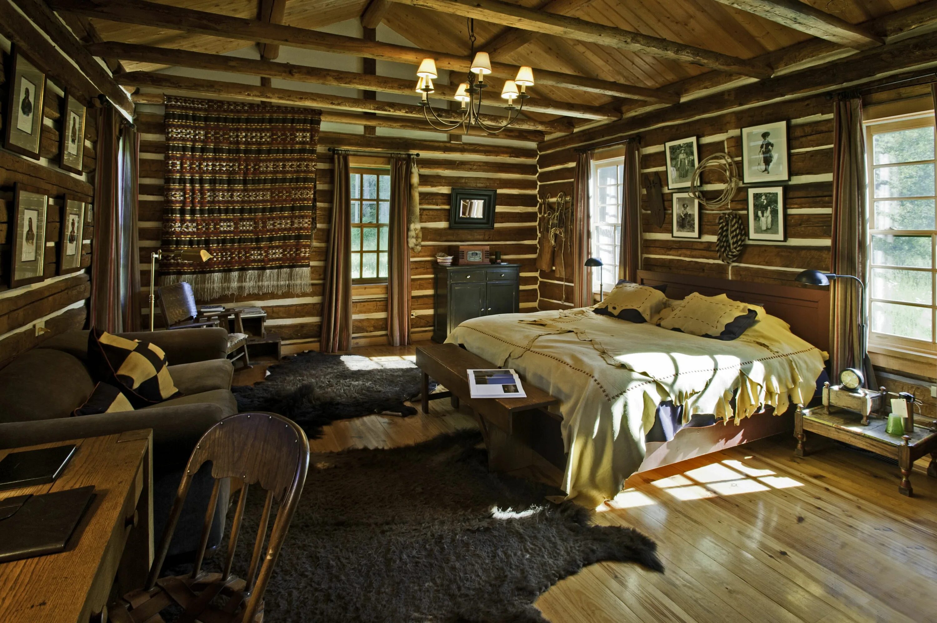 Деревенская комната. Канадская Хижина Корнер. Американский стиль Кэбин. Комната в деревенском стиле. Деревянный интерьер.