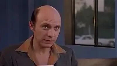 Конечно младше