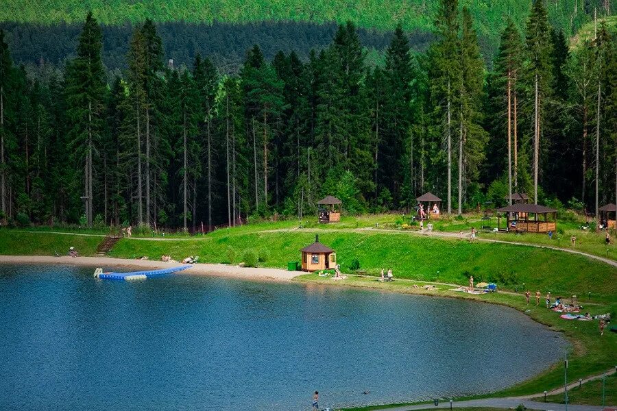 Озеро развлечений. Озеро игора в Ленинградской области. Игора курорт озеро. Игора курорт в Ленинградской области летом. Игора горнолыжный курорт летом.