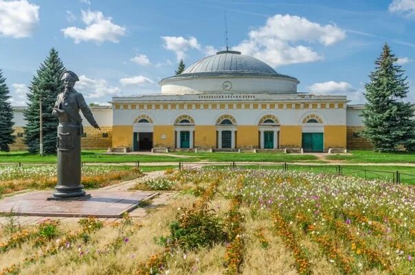 Село хреновое бобровского. Хреновской конный завод Бобровский район. Хреновое Бобровский район конезавод. Село Хреновое Воронежской области конный завод. Село Хреновое Воронежской области конезавод.