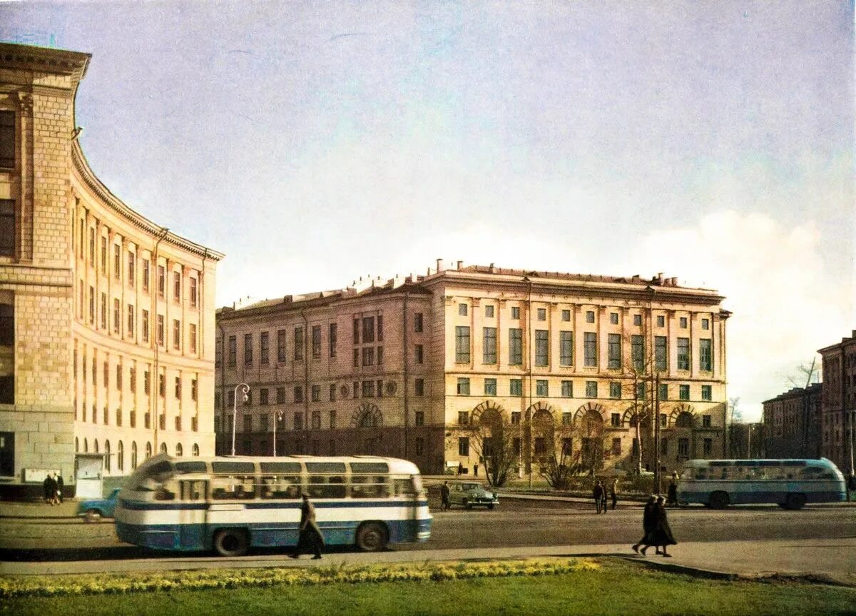 Светлановская площадь санкт-петербург. Ансамбль светлановской площади. Проспект энгельса ленинград. Светлановская площадь в 60-е годы. Светлановская площадь спб.