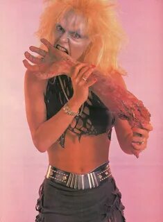 Linnea Quigley.