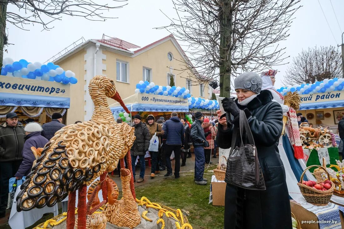 Дожинки 2024 где пройдет. Дожинки 2021. Композиции из соломы на дожинки. Композиции из соломы на дожинки. Дожинки в беларуси.