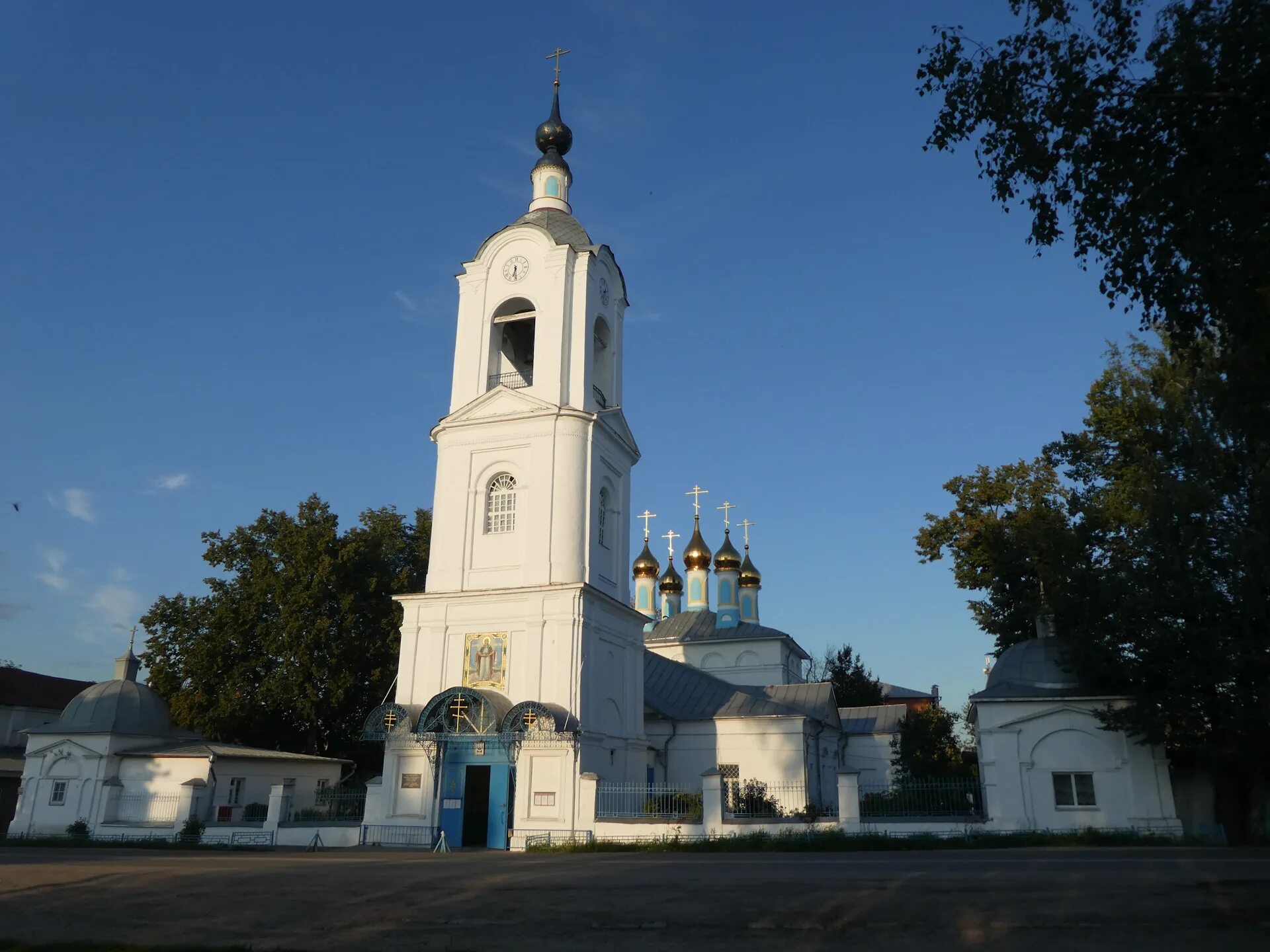 Владимирская область поселок покров. Покровский храм г.Покров Владимирской области. Покровский храм город Покров. Покровский храм Владимирская область. Храм город Покров Владимирской области.