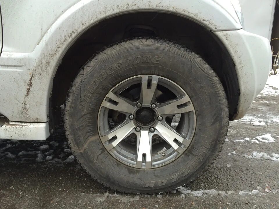 На колесах вылет 32 что это. Вылет колеса ет 40 и ет 50 разница. 245 75 16 на ниву. Вылет 20 на дисках. Вылет ет40 и ет 50 разница диска.