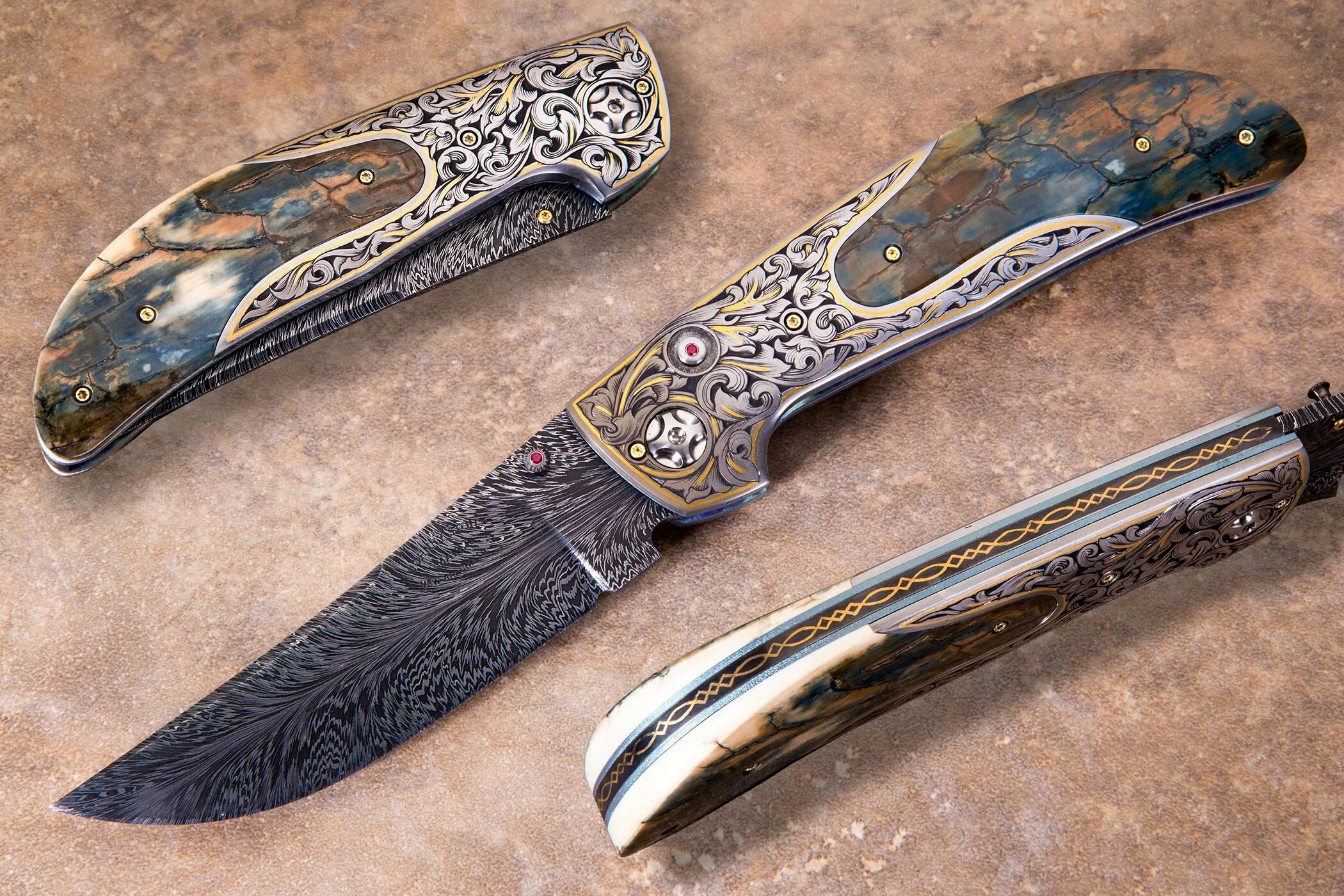 Как можно разукрасить ножи. Охотничий нож кс го тигр. Лента украшение на нож. Охотничий нож с расписным лезвием. Деревянные ножи.