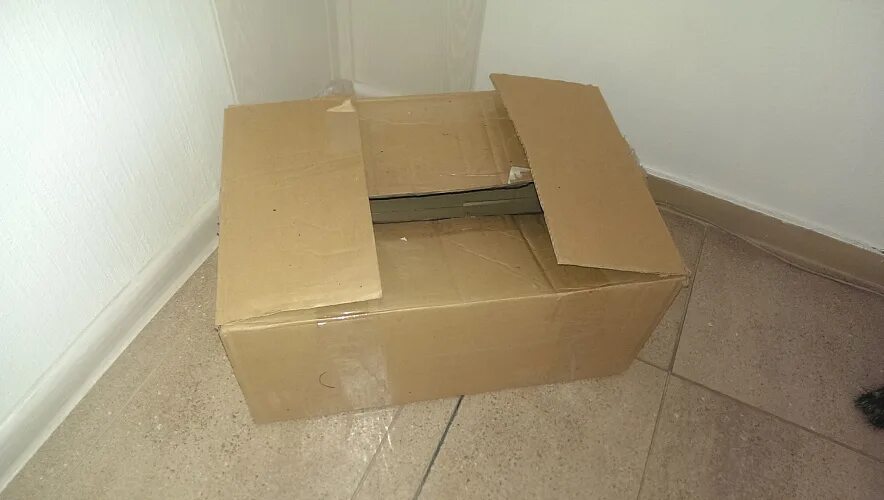 подозрительные коробки. каток в балаково в 4 б. коробочка балаково. коробочка балаково. коробочка балаково.