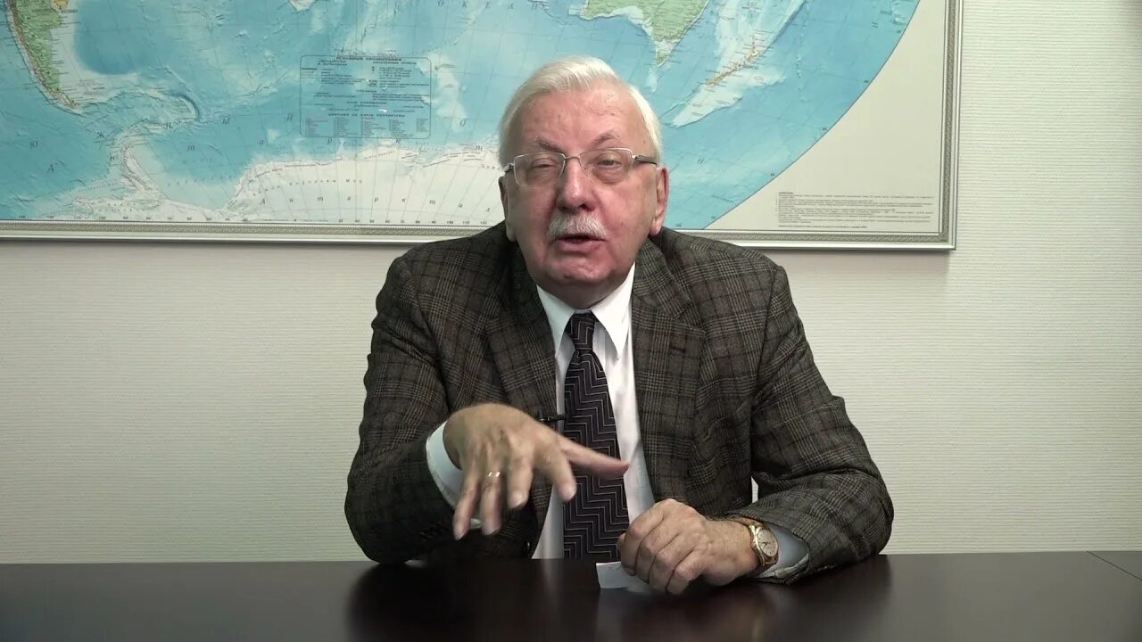 Профессор факультет декан. Соломонов александр васильевич лэти. Петрушин владимир николаевич. Дворянкин мифи. Декан факультета мгимо свиридов.